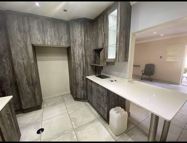 3 BEDROOM FREEHOLD FOR SALE IN COMET